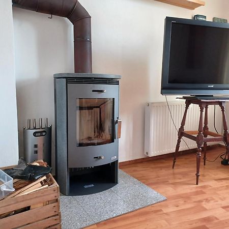 Ehemalige Bibliothek Apartment Fuer 2 Mit Kueche Kamin Netflix Parken Und Hofladen Steinhofel Экстерьер фото