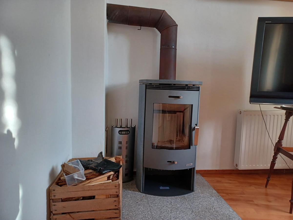 Ehemalige Bibliothek Apartment Fuer 2 Mit Kueche Kamin Netflix Parken Und Hofladen Steinhofel Экстерьер фото