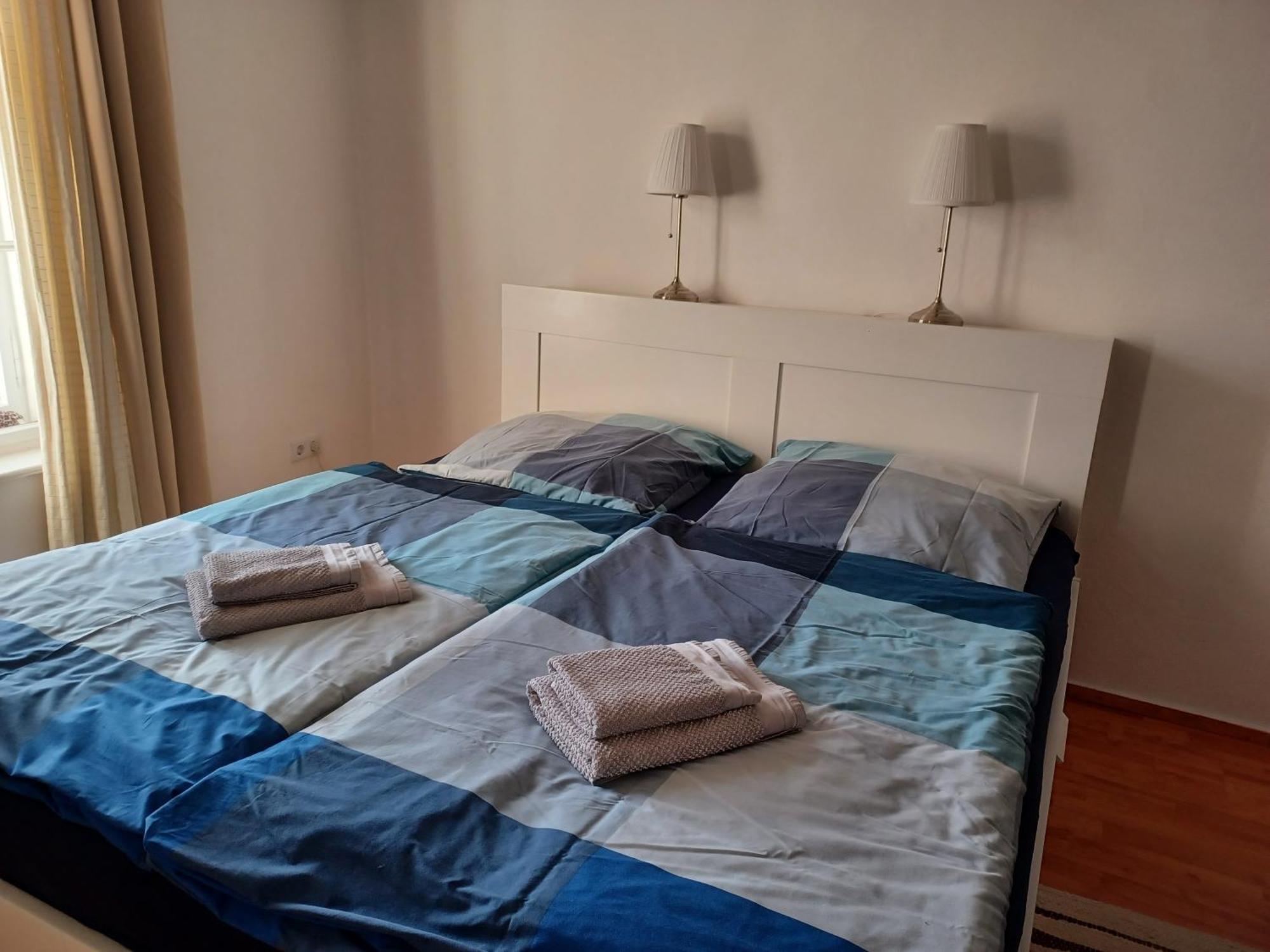 Ehemalige Bibliothek Apartment Fuer 2 Mit Kueche Kamin Netflix Parken Und Hofladen Steinhofel Экстерьер фото